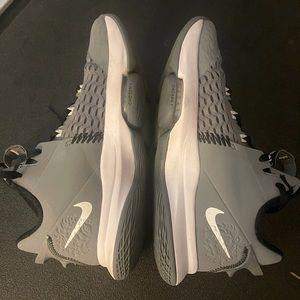 Lebron basketball shoes